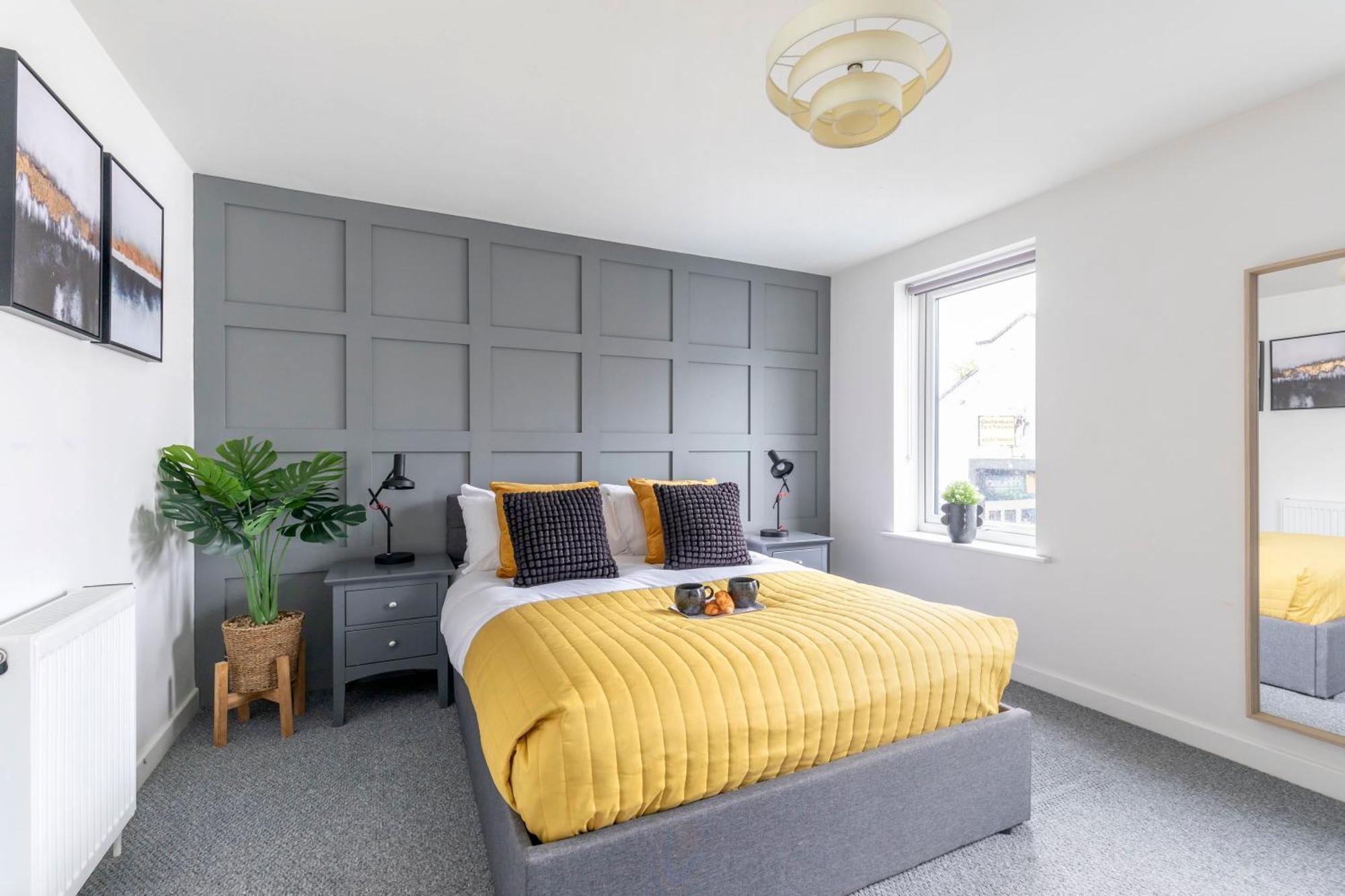 Modern Four Bedroom Four Bathroom Home Cheltenham Exterior photo